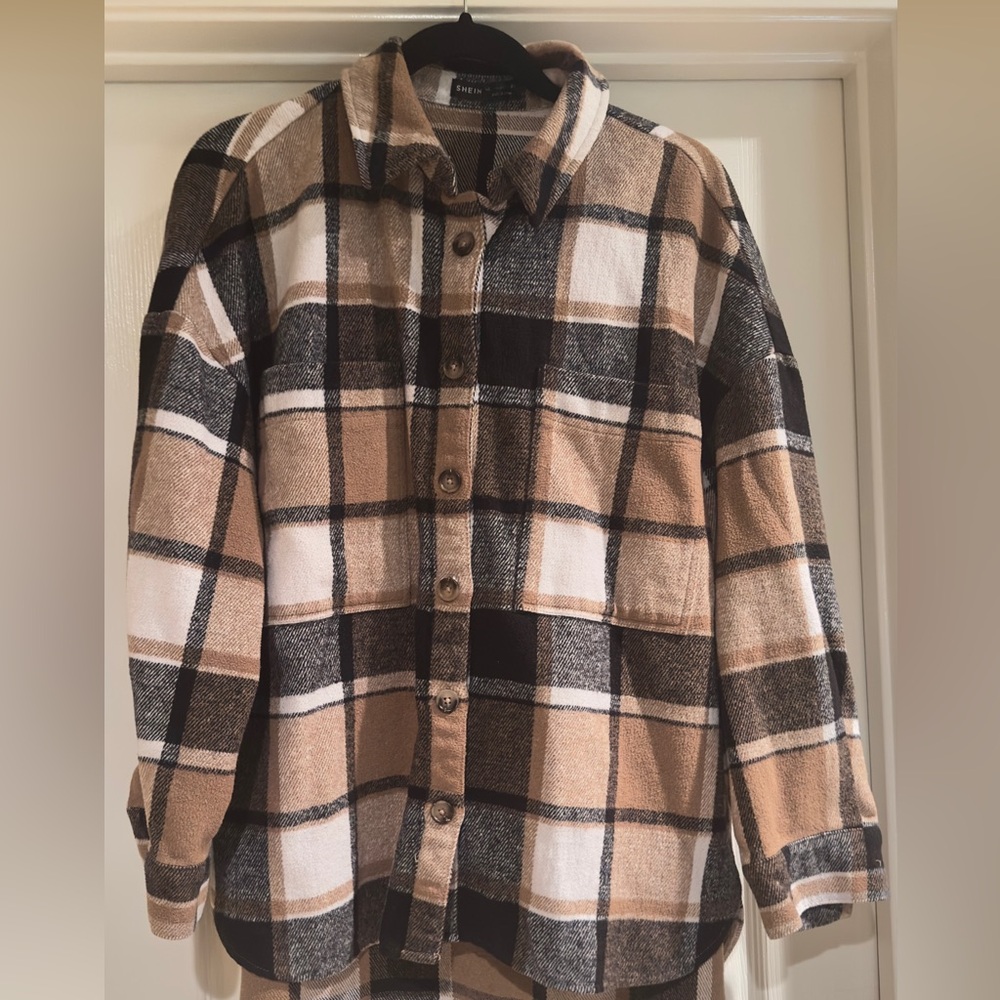 Shein Brown Plaid Overshirt Shacket Plaid Button-Up in Tan and Black